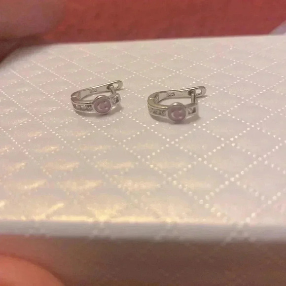 πΊ Happy π Smiling ππΊ face small sterling silver earrings for kids πΉππΊπΈ - Picture 3 of 6